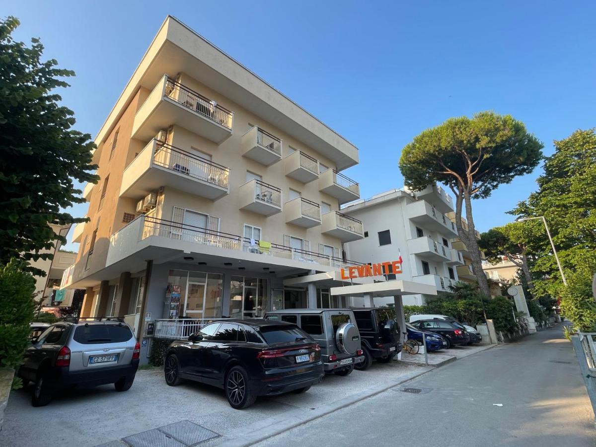 Hotel Levante Convenzionato Oltremare E Italia In Miniatura Riccione Exterior foto